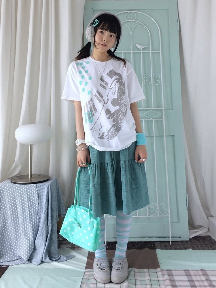 White Crew Neck Tee with Distressed Print - innomoood - image 3