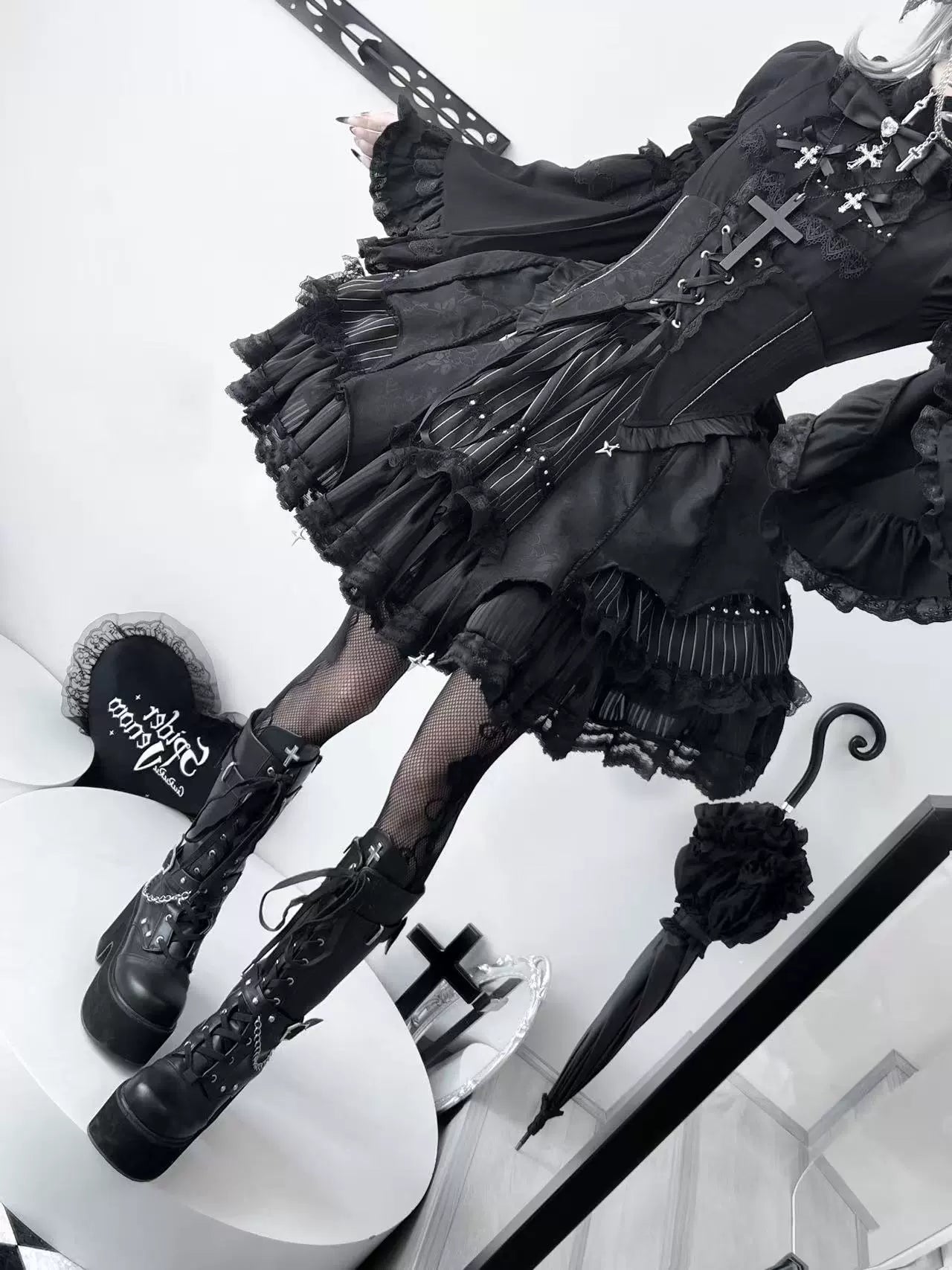 Trace Bone Black Gothic Lolita Skirt and Waist Cincher Set - image 15