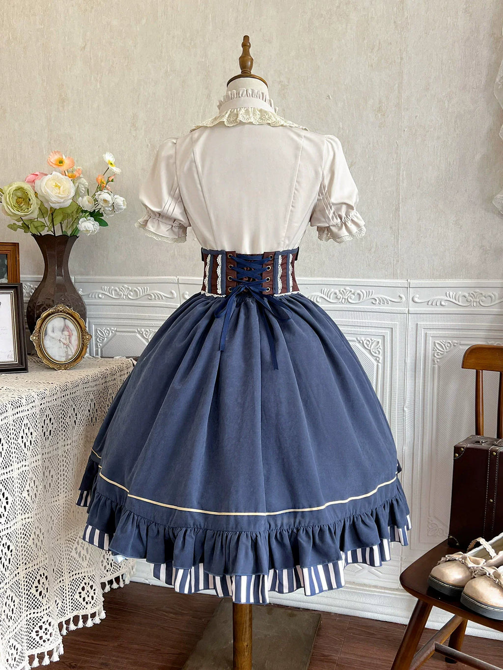 Gilded Pointer - Elegant Classic Lolita Skirt Suit - image 18
