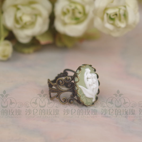 Cameo Lolita Necklace and Ring - image 8