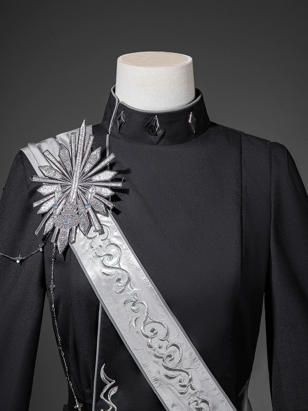 Oathbound Sword - Ouji Top, Shorts and High-Low Coat Collection - image 8