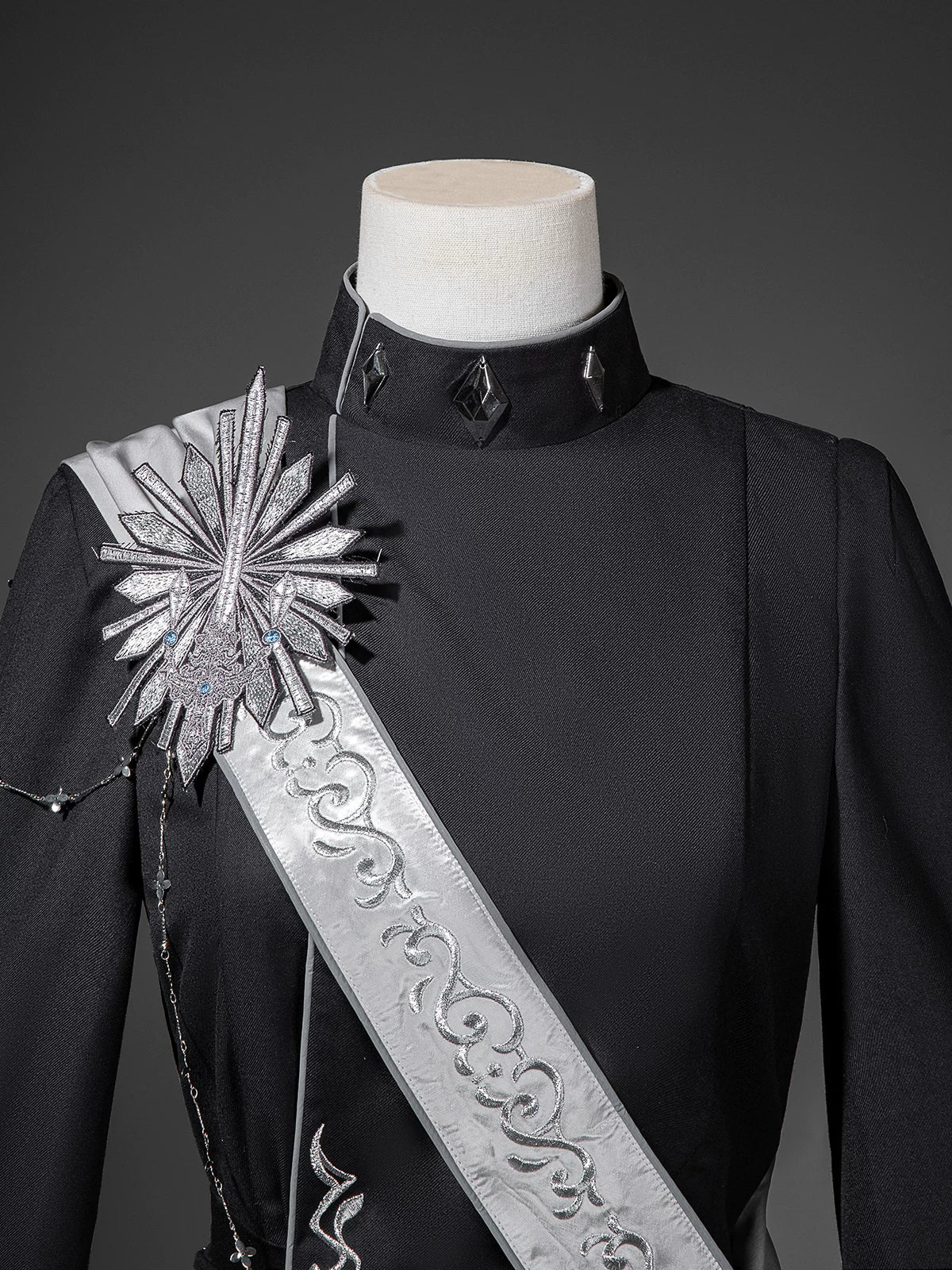 Oathbound Sword - Ouji Top, Shorts and High-Low Coat Collection - image 8