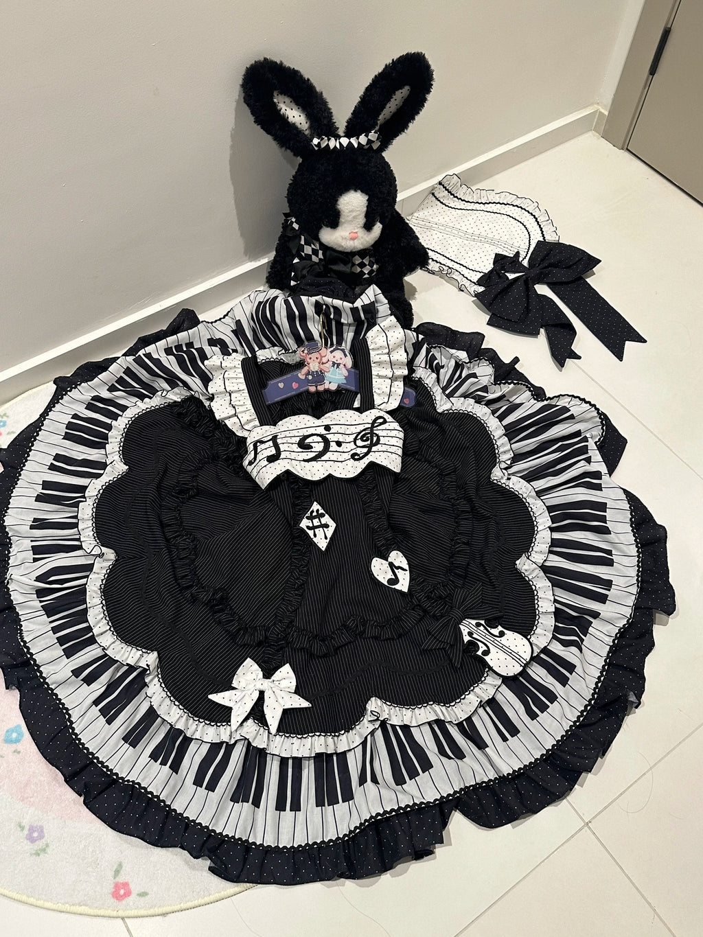 Rhythm Note Old School Lolita Piano-Key JSK and Accessories - image 11