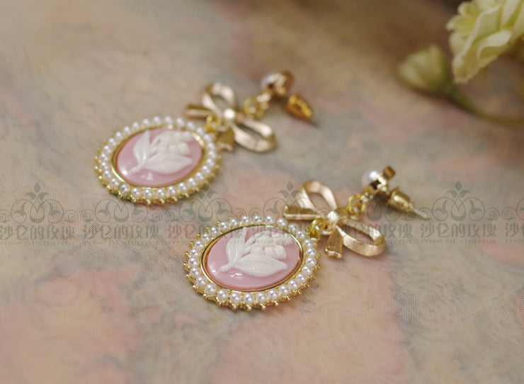 Retro Cameo Lolita Earrings - image 3