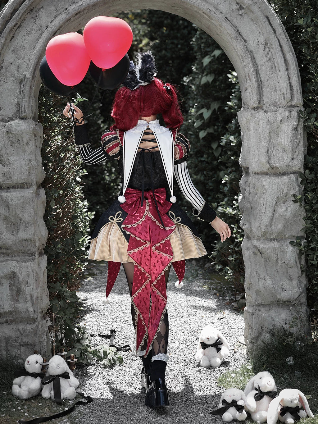 Gothic Lolita Jacquard Dress with Pointed Tail Hem and Accessories - image 3