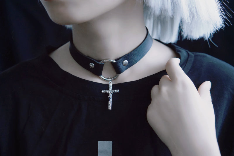 Gothic Lolita Cross Leather Choker - image 12