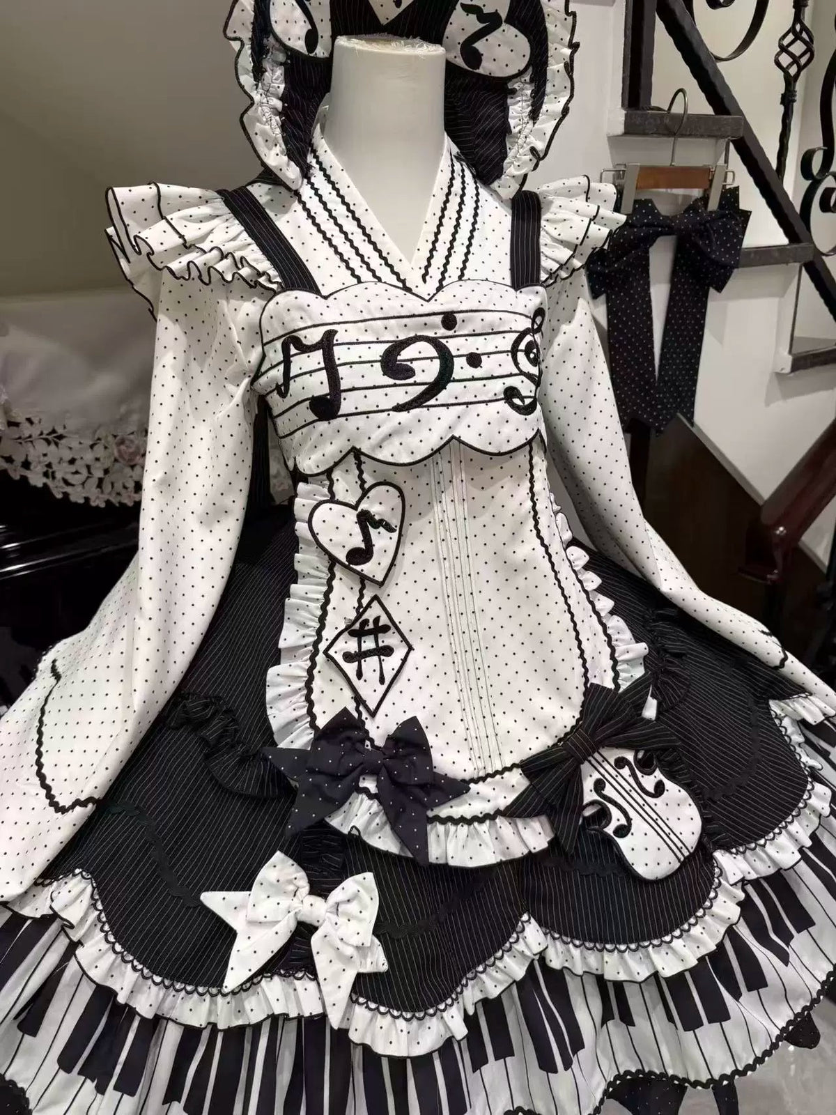 Rhythm Note Old School Lolita Piano-Key JSK and Accessories - image 8