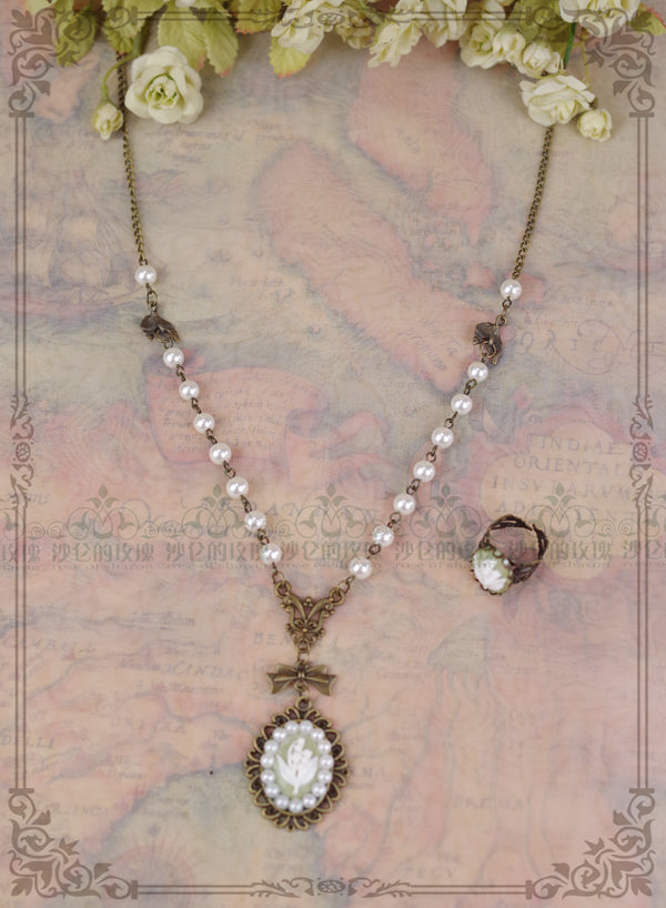 Cameo Lolita Necklace and Ring - image 2