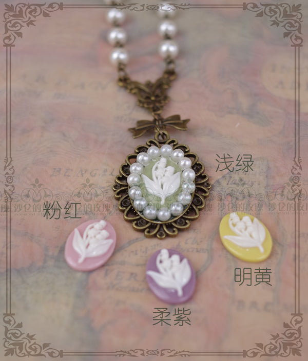 Cameo Lolita Necklace and Ring - image 3