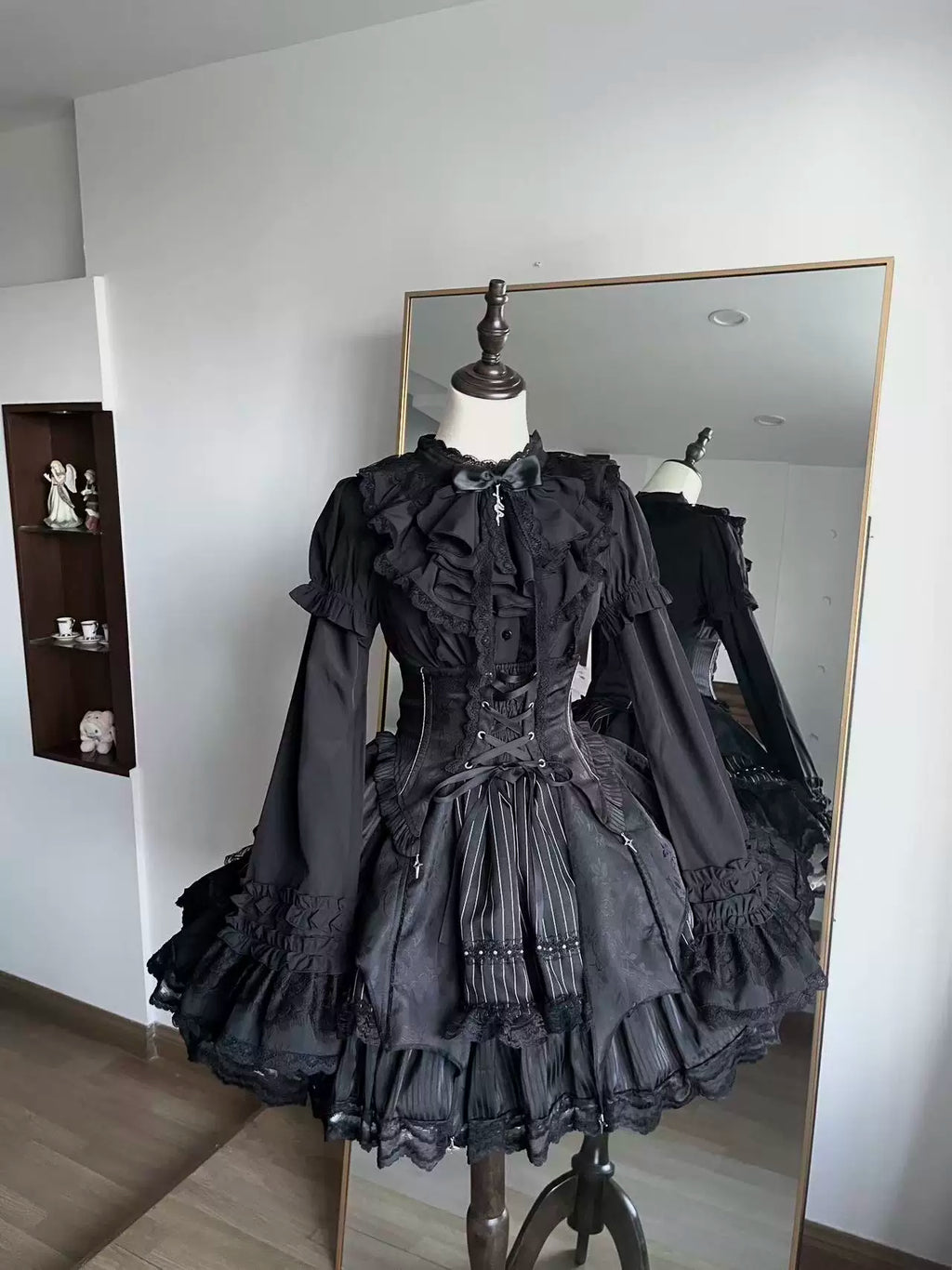 Trace Bone Black Gothic Lolita Skirt and Waist Cincher Set - image 18