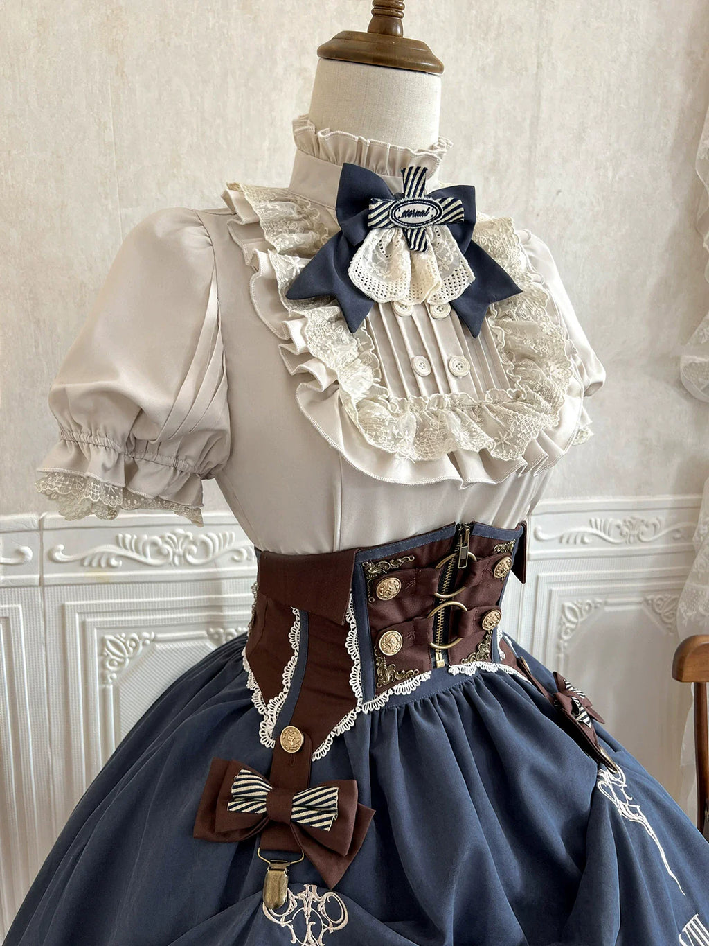 Gilded Pointer - Elegant Classic Lolita Skirt Suit - image 13