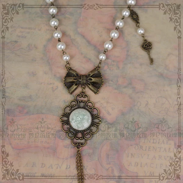Vintage Lolita Pearl Necklace with Key Charm - image 5