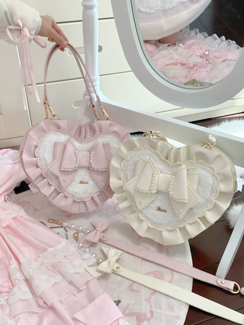 Small Gift Box - Sweet Lolita Heart Handbag, Bow Accent - image 30