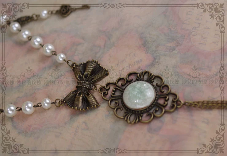 Vintage Lolita Pearl Necklace with Key Charm - image 6