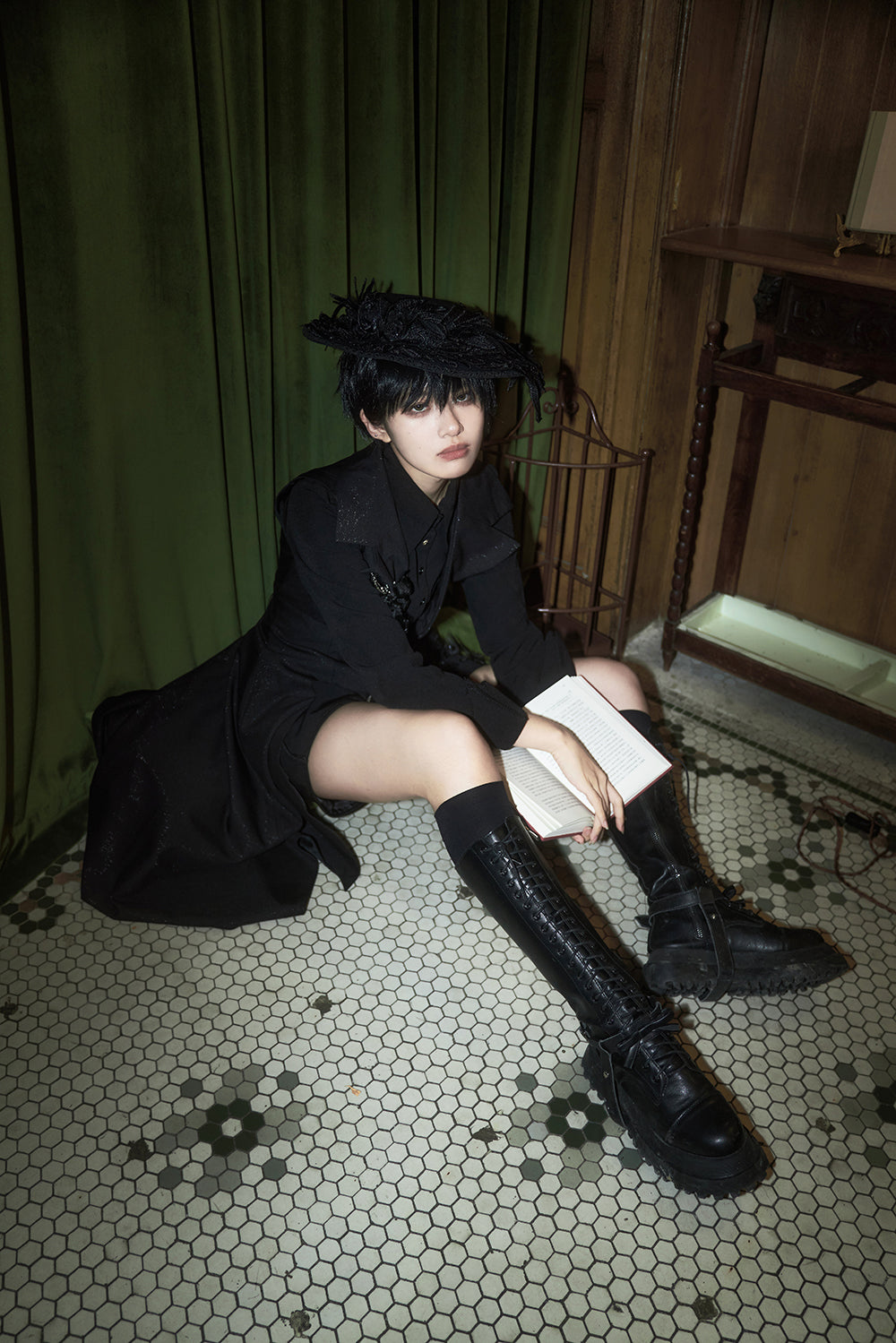 Wind - Ouji Lolita Black Long Vest - image 14