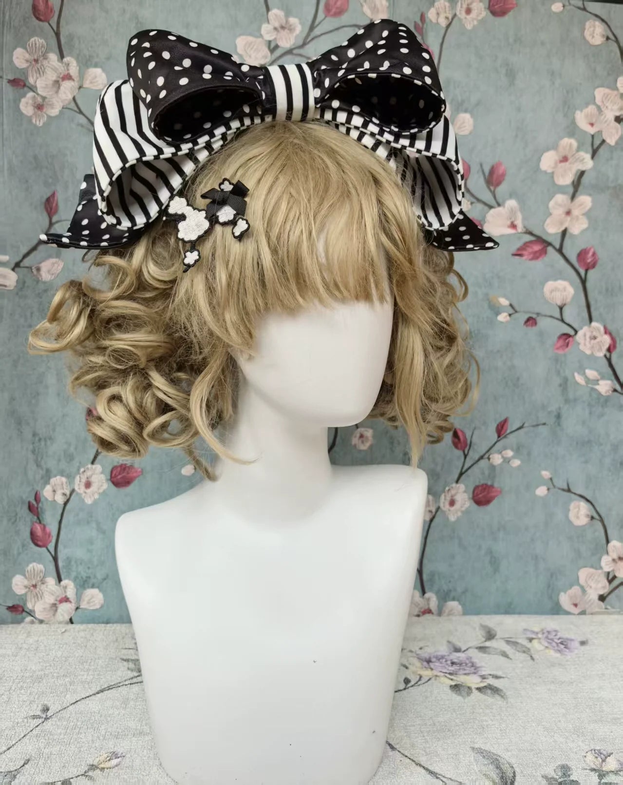 Poodle - Old School Lolita OP Dress and Accessories - image 6