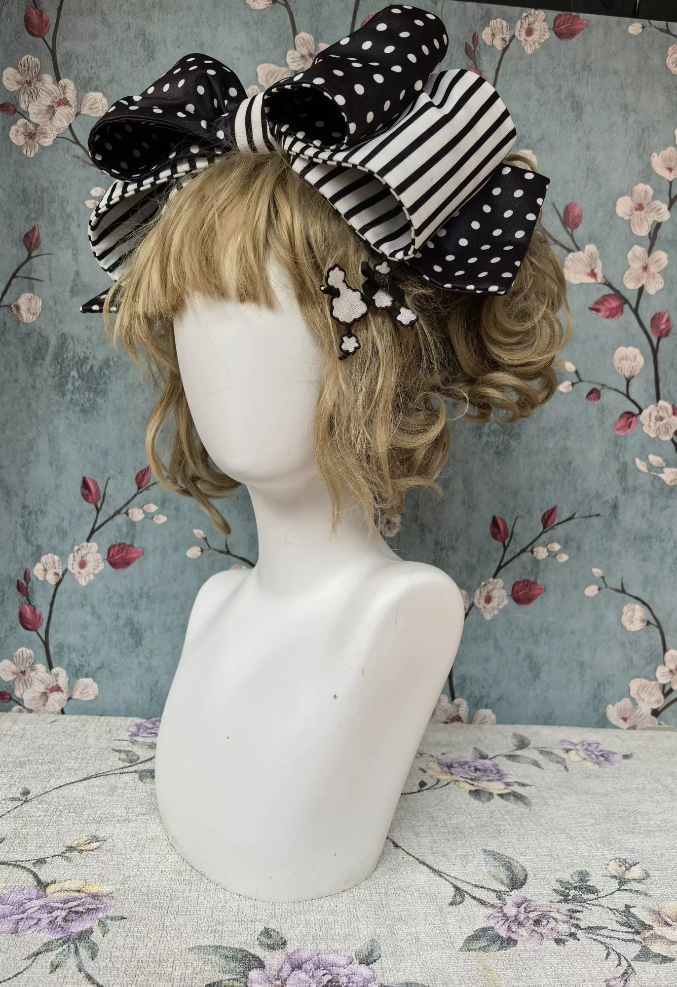 Poodle - Old School Lolita OP Dress and Accessories - image 4