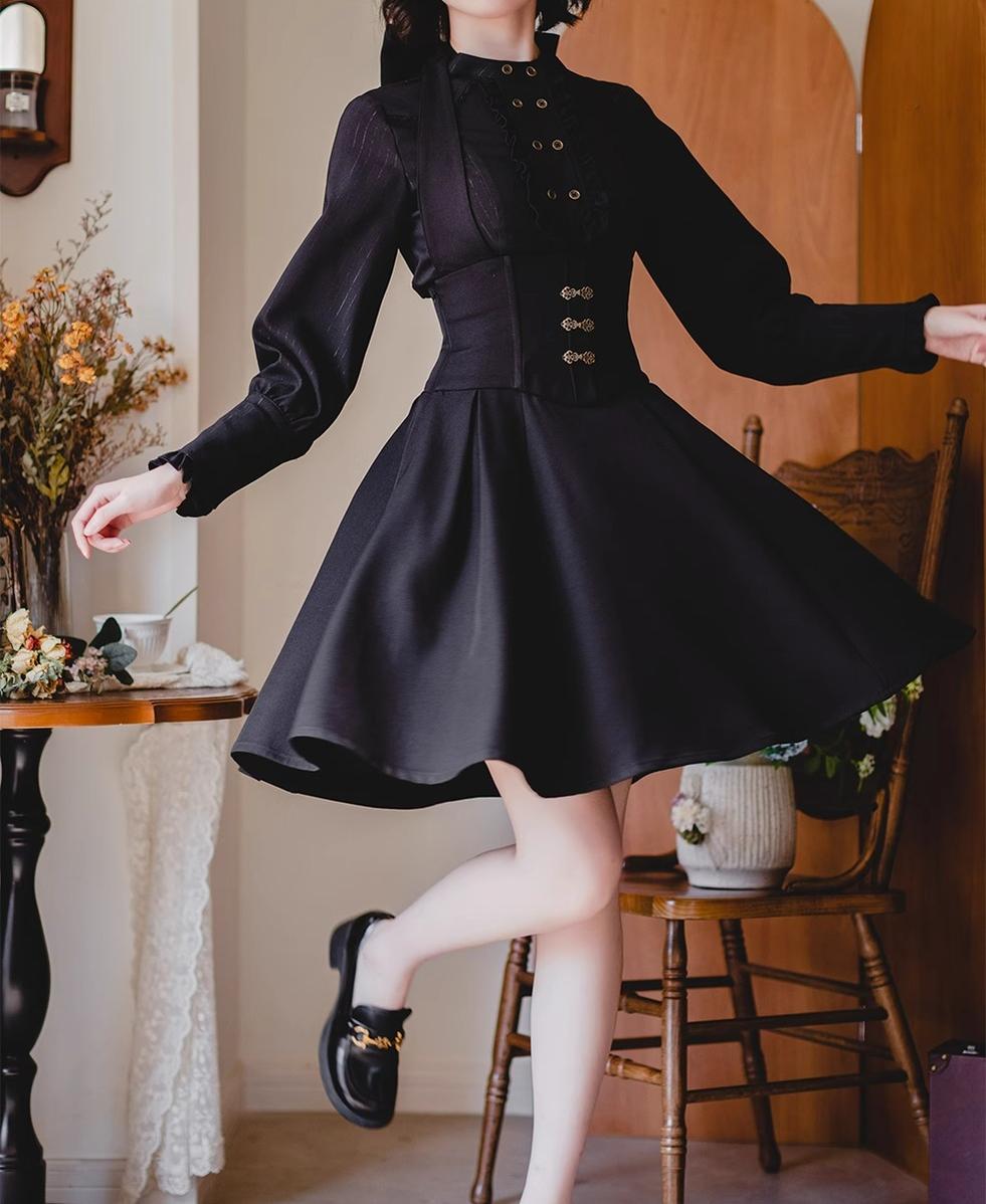Vintage Lolita Fishbone Halter Skirt and Autumn Jacket - image 26