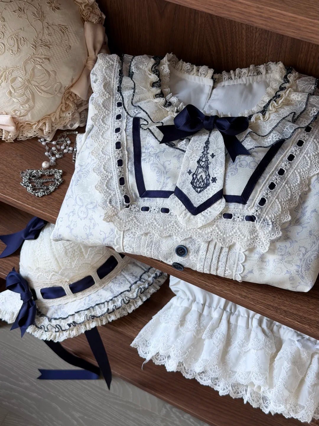 Fantasy Lamb Jacquard Print White Classic Lolita OP and Accessories - image 5