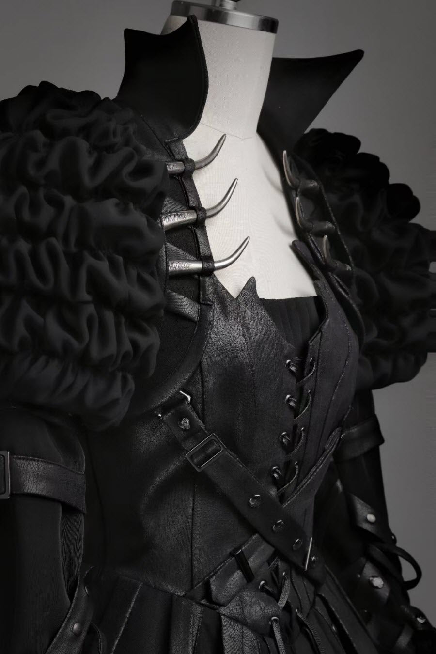 Wilde Jagd - Structured Gothic Lolita Bolero & JSK Set - image 4